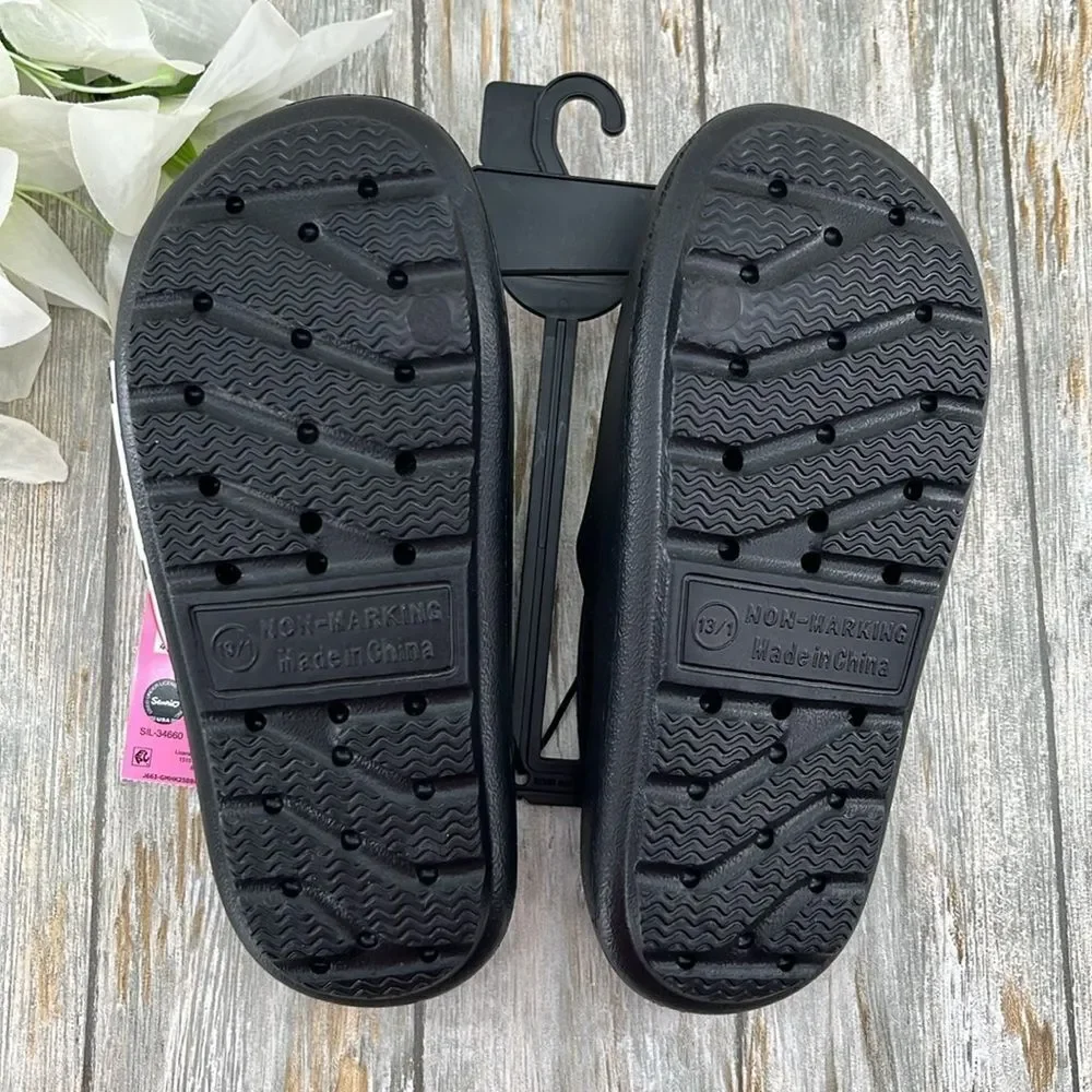 Hello Kitty these shoes